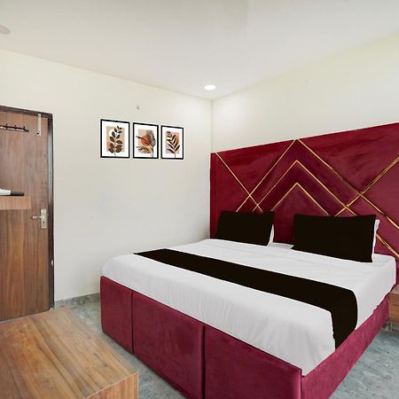 Hotel O Indirapuram Grand Ghaziabad Εξωτερικό φωτογραφία