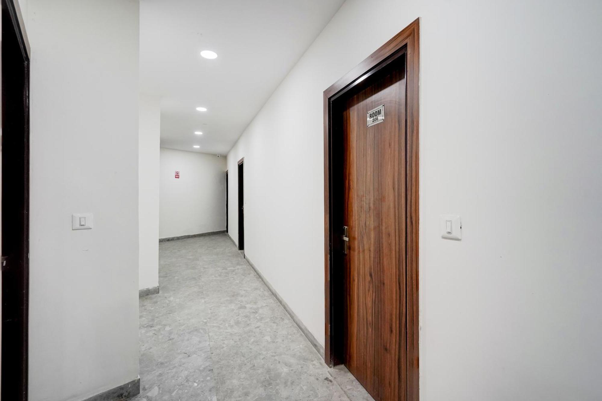 Hotel O Indirapuram Grand Ghaziabad Εξωτερικό φωτογραφία